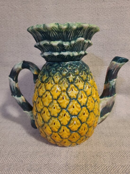 World Bazaars, Inc. Pineapple teapot with lid - Picture 1 of 9